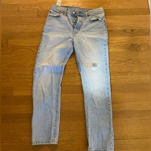 Levi’s 501 Jeans w Rip Detail